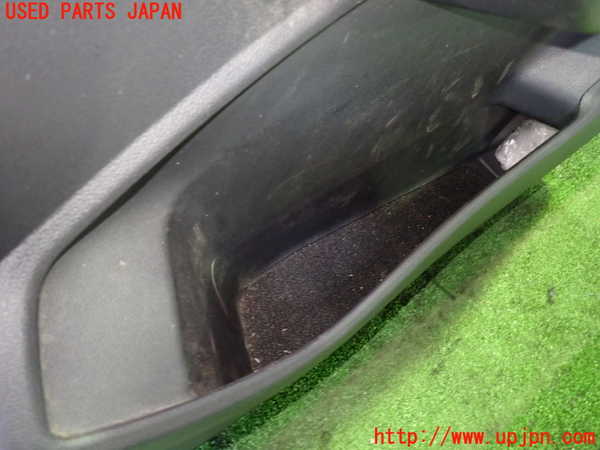 5UPJ-9230571234]VW ゴルフ トゥーラン(1TCZD)右前ドア内張り 中古_3