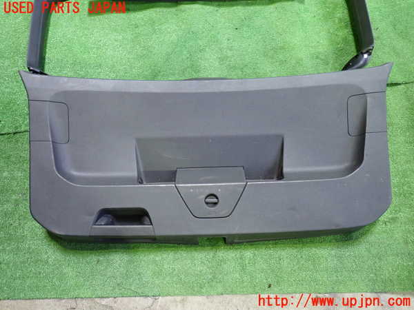 5UPJ-9230571578]VW ゴルフ トゥーラン(1TCZD)バックドア内張り 中古_3