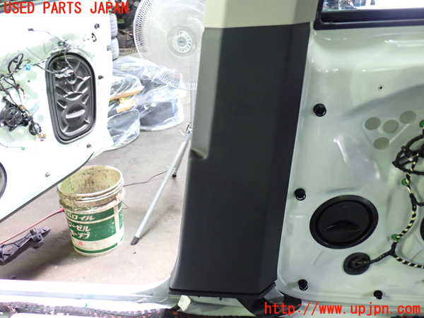 5UPJ-9230577665]VW ゴルフ トゥーラン(1TCZD)右センターピラートリム 中古_3