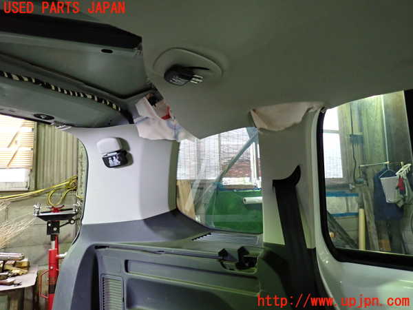 5UPJ-9230577680]VW ゴルフ トゥーラン(1TCZD)左リアピラートリム 中古_2