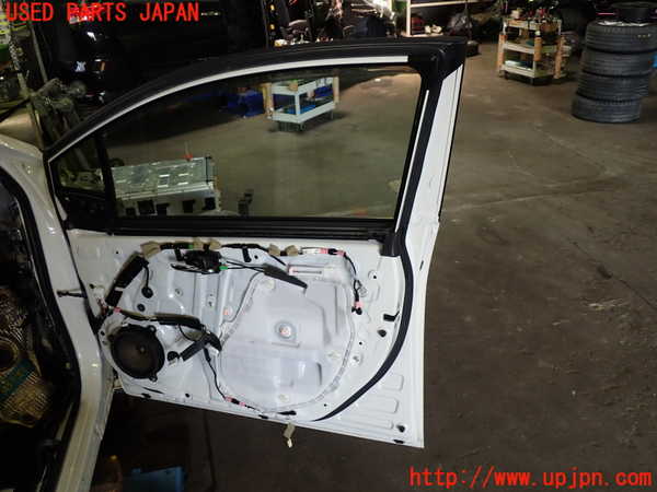1UPJ-9230591230]プリウスPHV(ZVW52)右前ドア M813 中古_5