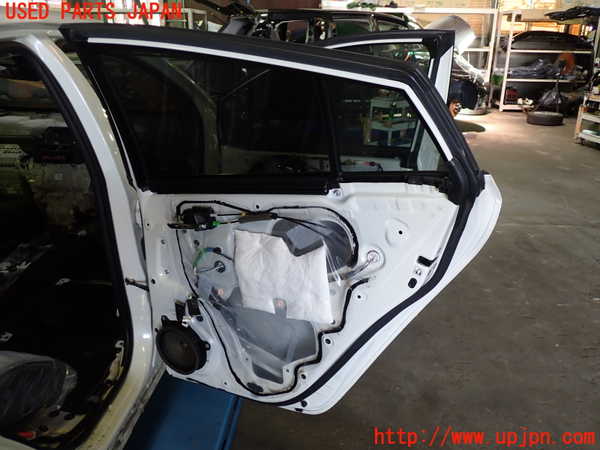 1UPJ-9230591290]プリウスPHV(ZVW52)右後ドア M2L3 中古_5