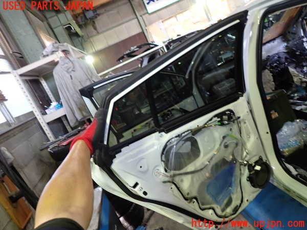 1UPJ-9230591320]プリウスPHV(ZVW52)左後ドア M2L3 中古_5