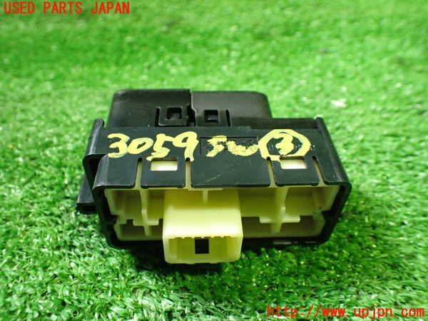 1UPJ-9230596308]プリウスPHV(ZVW52)スイッチ3 (オートハイビーム) 中古_2