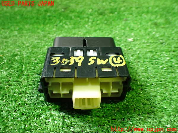 1UPJ-9230596309]プリウスPHV(ZVW52)スイッチ4 (VSC OFF) 中古_2