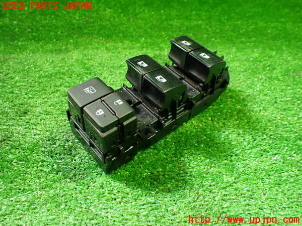 1UPJ-9230596240]プリウスPHV(ZVW52)右前パワーウィンドウスイッチ 中古_2