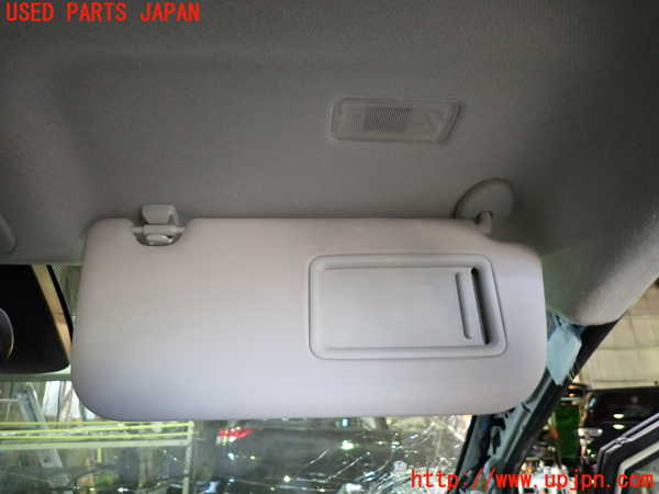 1UPJ-9230597625]プリウスPHV(ZVW52)室内サンバイザー右側 中古_2