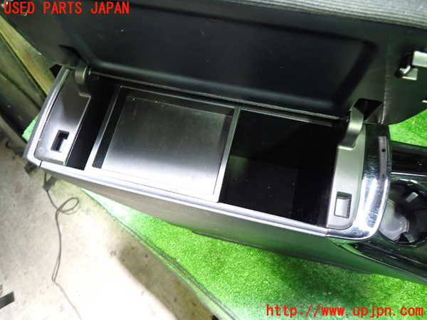1UPJ-9230597540]プリウスPHV(ZVW52)センターコンソール 中古_3