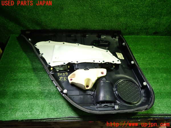 1UPJ-9230591294]プリウスPHV(ZVW52)右後ドア内張り 中古_4