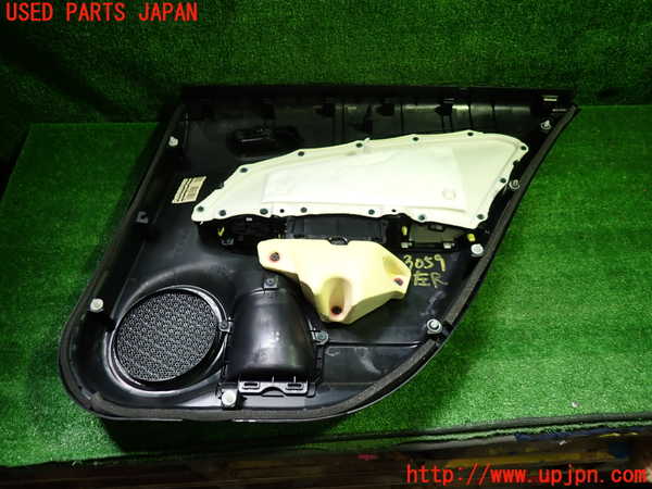 1UPJ-9230591324]プリウスPHV(ZVW52)左後ドア内張り 中古_4