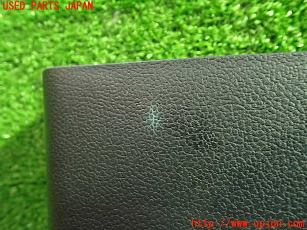 1UPJ-9230597670]プリウスPHV(ZVW52)左センターピラートリム 中古_3