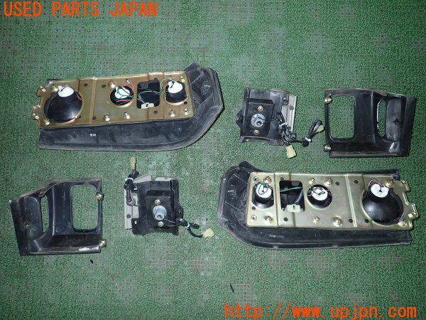 3UPJ=9230610547]起亜(KIA) ビガート(VIGATO)(型式不明)純正 0K50A 51140 0K50A 51260 テールランプ フィニッシャー付き 中古_2