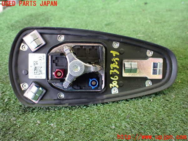 2UPJ-9230636550]アウディ・Q4 スポーツバック e-tron(FZEBJ)アンテナ 中古_3