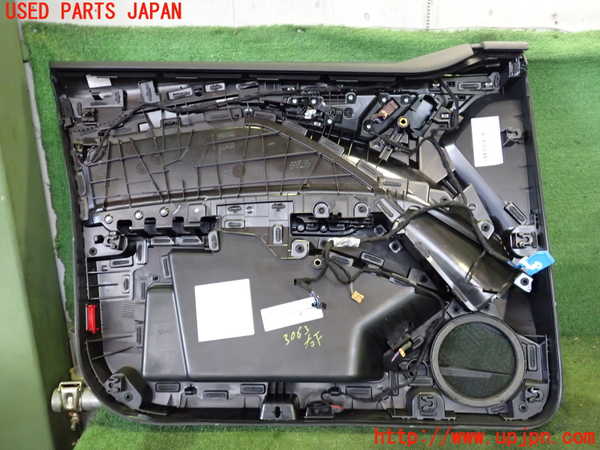 2UPJ-9230631234]アウディ・Q4 スポーツバック e-tron(FZEBJ)右前ドア内張り 中古_3