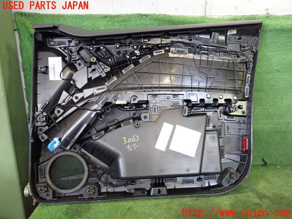 2UPJ-9230631264]アウディ・Q4 スポーツバック e-tron(FZEBJ)左前ドア内張り 中古_3