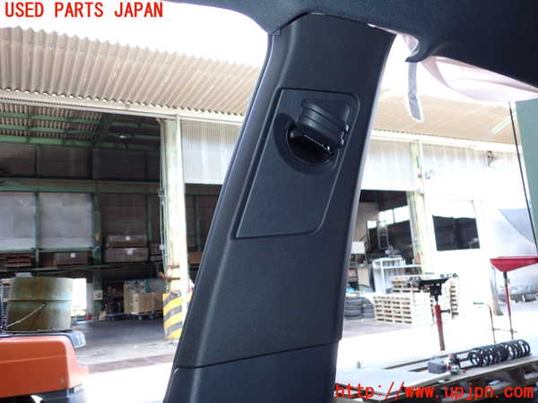 2UPJ-9230637665]アウディ・Q4 スポーツバック e-tron(FZEBJ)右センターピラートリム 中古_2
