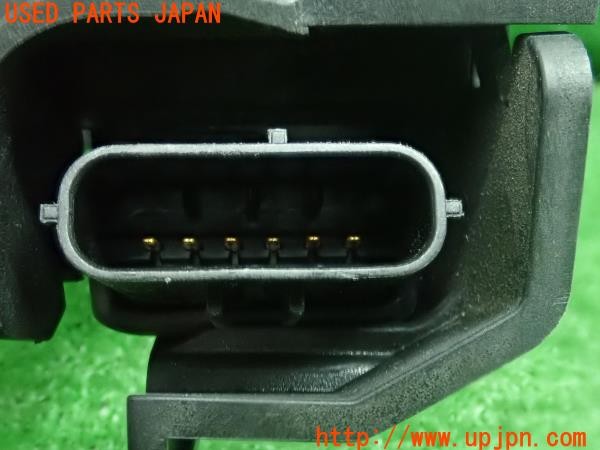 3UPJ=9230640630]アウディ TT クーペ(8JCCZF)純正 アクセルペダル カバー ブレーキ 中古_4