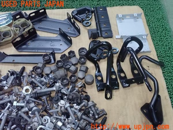 3UPJ=9230640720]アウディ TT クーペ(8JCCZF)ネジ・ナット・ステー類 セット ジャンク_2