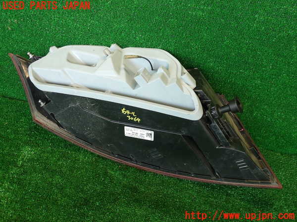 2UPJ-9230641530]アウディ・TT クーペ(8JCCZF)右テールランプ 中古_4