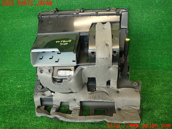 2UPJ-9230647516]アウディ・TT クーペ(8JCCZF)グローブボックス1 中古_4