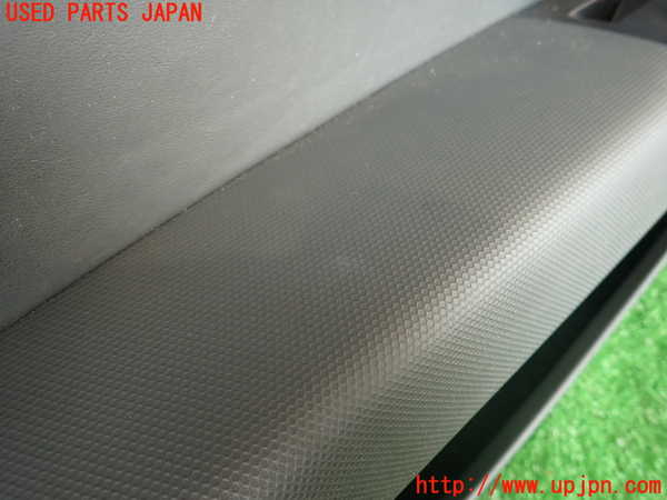2UPJ-9230641264]アウディ・TT クーペ(8JCCZF)左ドア内張り 中古_4