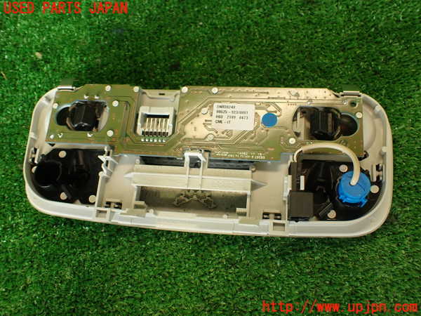 2UPJ-9230646411]アウディ・TT クーペ(8JCCZF)ルームランプ1 (真中 1列目) 中古_4