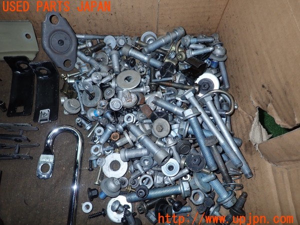 3UPJ=9230670720]ベンツ CLK320(209365 C209)ネジ・ナット・ステー類 セット ジャンク_4