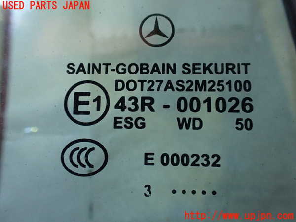 2UPJ-9230671380]ベンツCLK320(209365)右クォーターガラス (43R-001026 M25100) 中古_2
