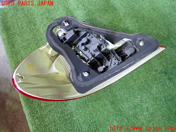 2UPJ-9230671530]ベンツCLK320(209365)右テールランプ 中古_2