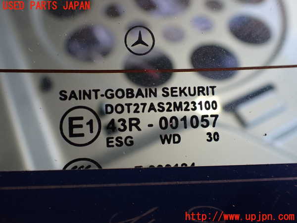 2UPJ-9230671560]ベンツCLK320(209365)リアガラス ジャンク品 (43R-001057 M23100) 中古_2
