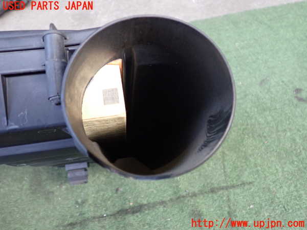 2UPJ-9230672560]ベンツCLK320(209365)エアクリーナーボックス 中古_2