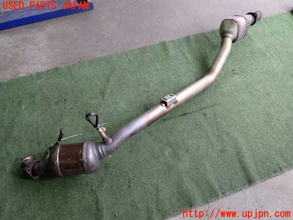 2UPJ-9230672661]ベンツCLK320(209365)触媒1 中古_3