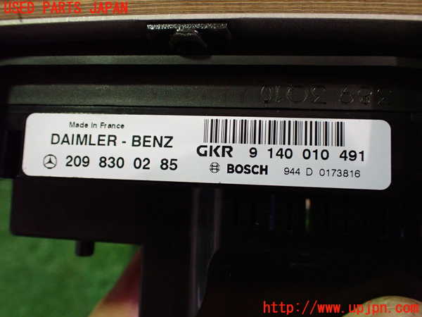 2UPJ-9230676066]ベンツCLK320(209365)エアコンスイッチ1 中古_3