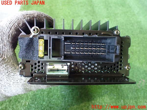 2UPJ-9230676525]ベンツCLK320(209365)アンプ 中古_4