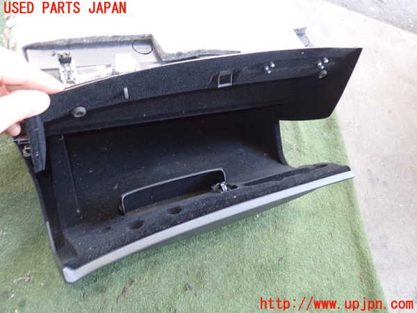 2UPJ-9230677516]ベンツCLK320(209365)グローブボックス1 中古_3