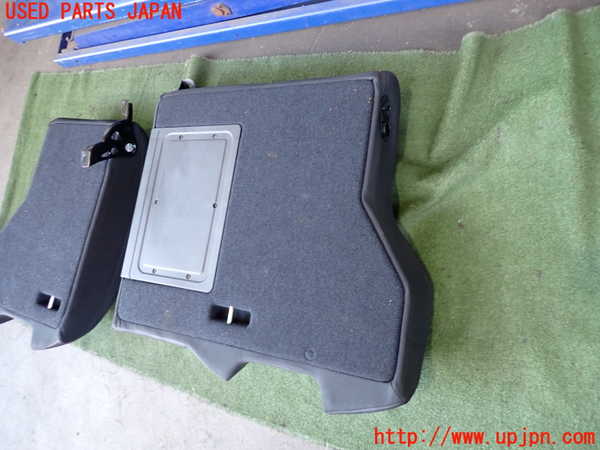 2UPJ-9230677385]ベンツCLK320(209365)リアシート 中古_5