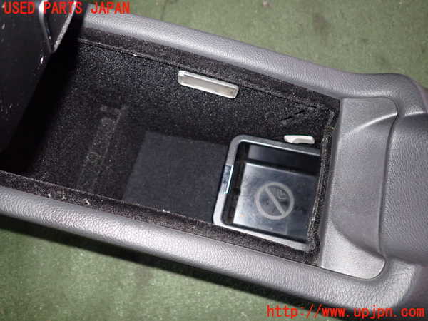 2UPJ-9230677540]ベンツCLK320(209365)センターコンソール ジャンク品 中古_4