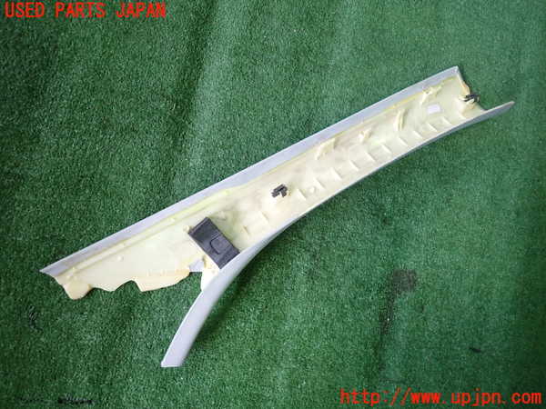 2UPJ-9230677660]ベンツCLK320(209365)左フロントピラートリム 中古_3