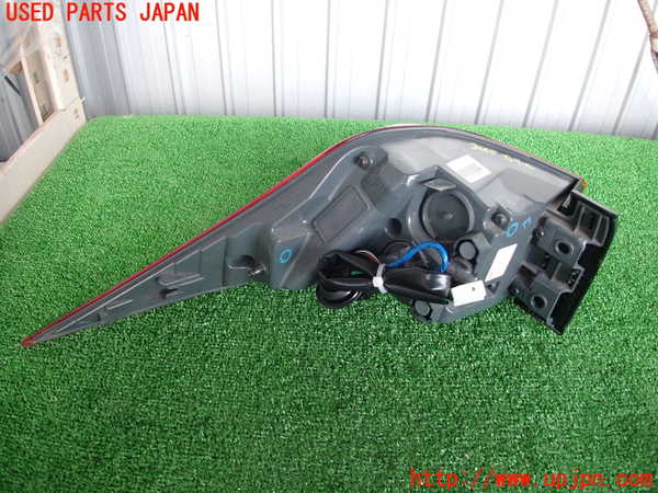2UPJ-9230681530]レクサス・IS300(ASE30)右テールランプ 中古_2