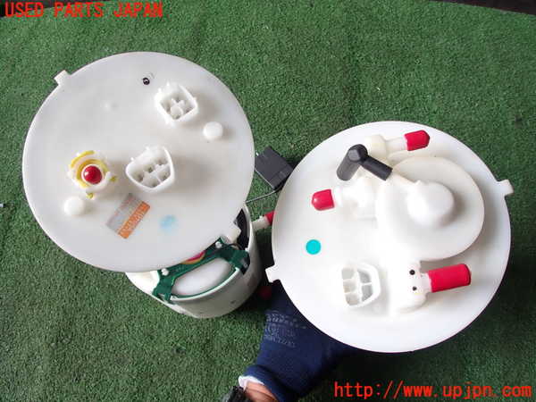 2UPJ-9230682510]レクサス・IS300(ASE30)燃料ポンプ 中古_3