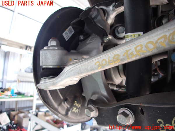 2UPJ-9230684305]レクサス・IS300(ASE30)左リアナックルハブ 中古_3