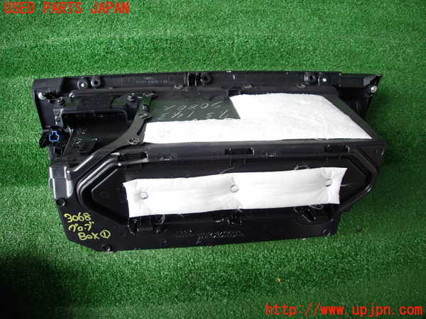2UPJ-9230687516]レクサス・IS300(ASE30)グローブボックス1 中古_3