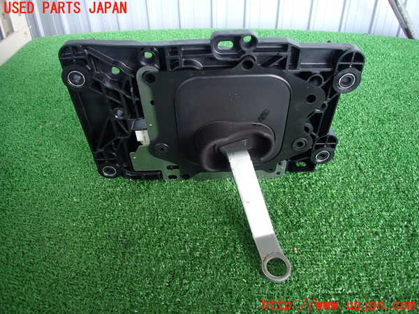 2UPJ-9230687555]レクサス・IS300(ASE30)ATシフトレバー 中古_3