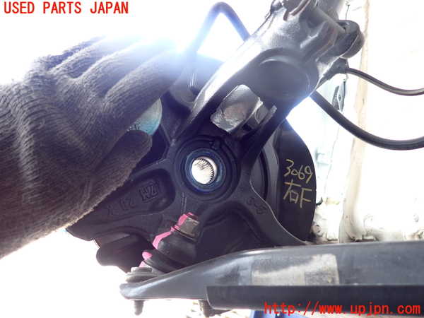 2UPJ-9230694290]VW ポロ(AWDKL)右フロントナックルハブ 中古_2