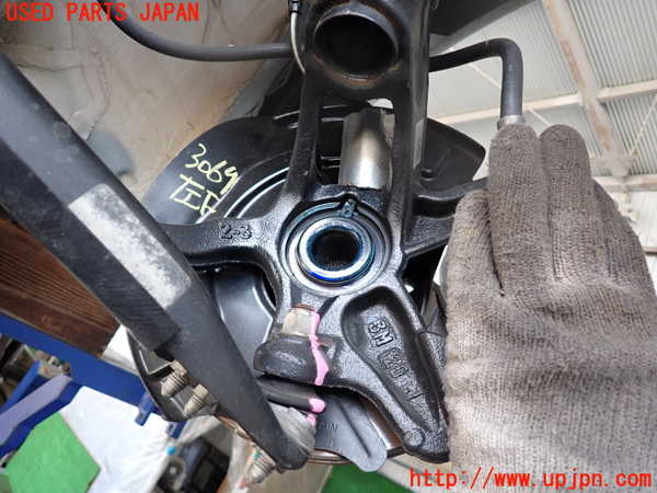 2UPJ-9230694295]VW ポロ(AWDKL)左フロントナックルハブ 中古_2