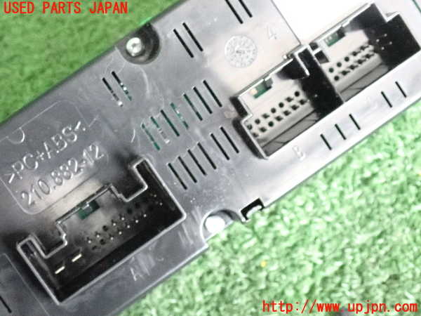 2UPJ-9230696066]VW ポロ(AWDKL)エアコンスイッチ1 中古_4