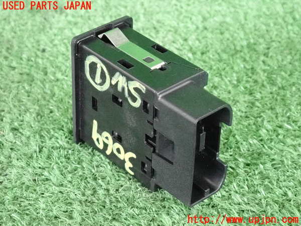 2UPJ-9230696306]VW ポロ(AWDKL)スイッチ1 (助手席エアバッグON OFF 切り替え) 中古_2