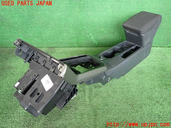 2UPJ-9230697540]VW ポロ(AWDKL)センターコンソール 中古_2