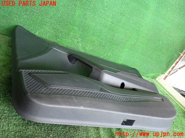 2UPJ-9230691234]VW ポロ(AWDKL)右前ドア内張り 中古_3