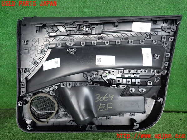 2UPJ-9230691264]VW ポロ(AWDKL)左前ドア内張り 中古_4